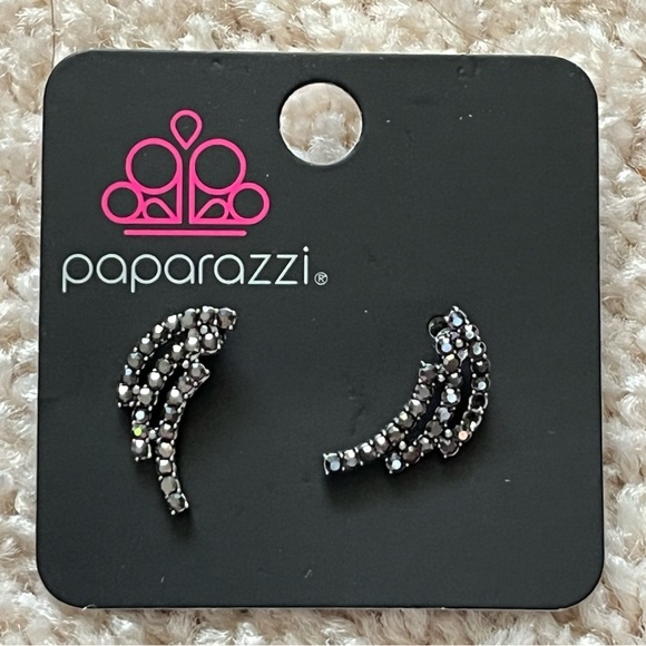 🆕 Blingy Sparkly Winged Post Earrings 🪽🪽 - Picture 3 of 5